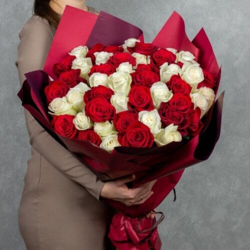 Flowery - Valentino Pasiūlymas: Rožių Puokštė „Balta - Raudona“